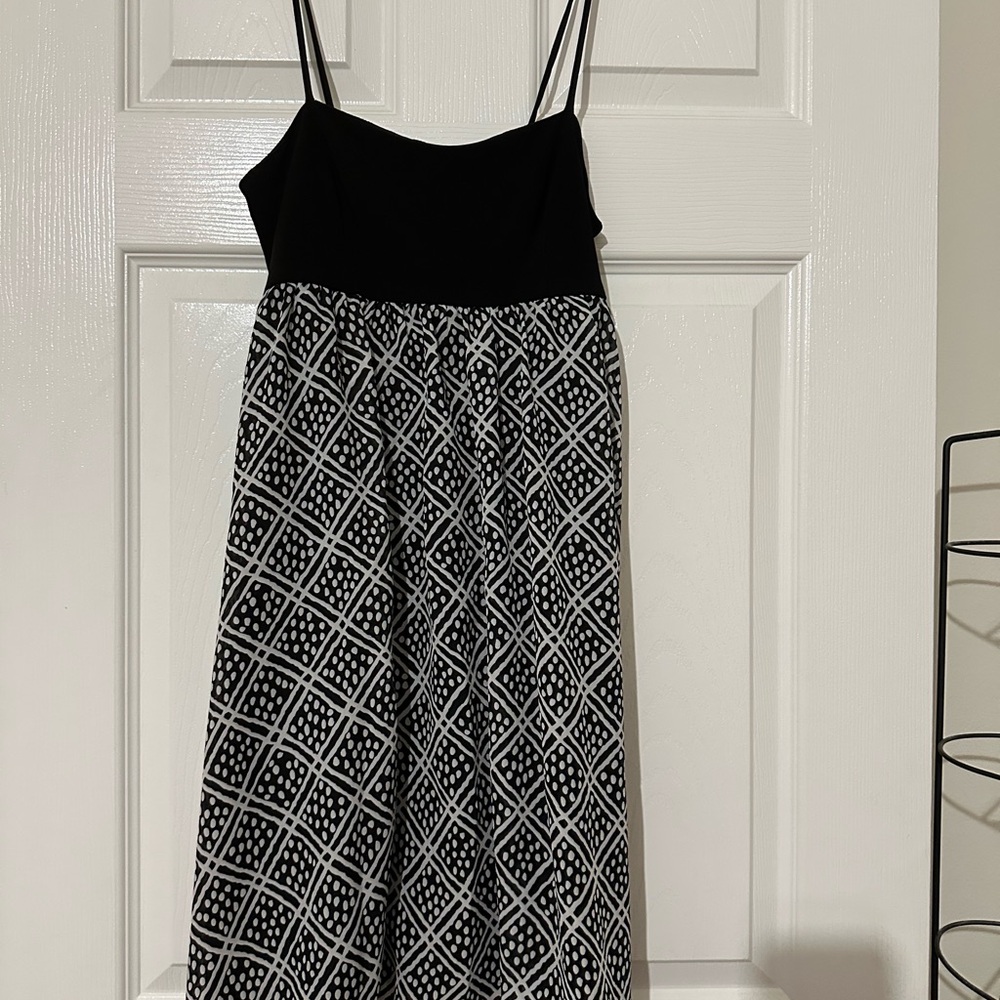 Elegant Black and White Patterned Dress